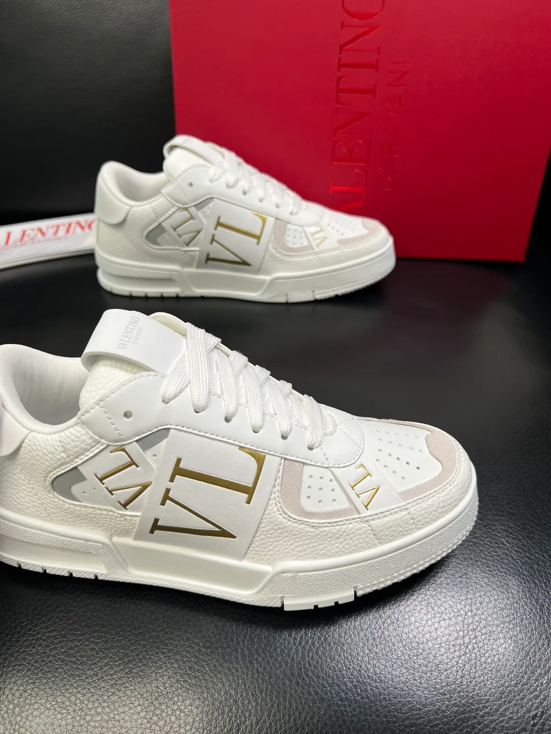 Men's shoes 💰660 VALENTINO High quality top craftsmanship Valentino, sports sneakers counter synchronization, uppers imported from Italy, high-quality splicing colorful complex crafts, imported cowhide lining soft and comfortable, soles: original soles specially provided by the original factory, T men's shoes 💰U exclusive movable molded soles super comfortable, original factory and single goods, welcome to compare, couple size 39-44 (customized 45)